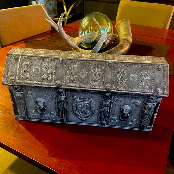 Nosferatu Popcorn Casket Coffin NWT Goth Dark Academia Vampire Dracula Victorian - Picture 2 of 11